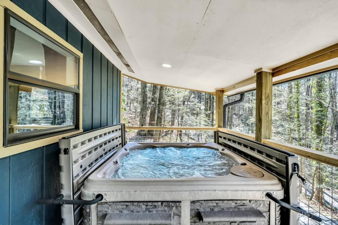 The Cozy Cove, Hot Tub, Wifi, 1089 Free Tickets Each Paid Day, Dollywood And More Sevierville Eksteriør billede